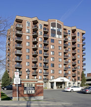 The Broadway in Ottawa, ON - Building Photo - Building Photo