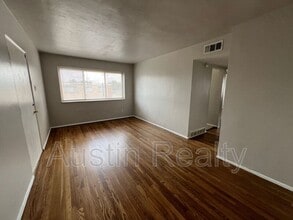 9011 Olive Blvd in Olivette, MO - Building Photo - Building Photo
