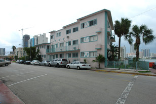 7001 Bonita Dr Apartments