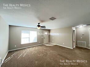 53 Maple Dr in Ocklawaha, FL - Building Photo - Building Photo