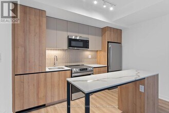 30 All Nations Dr in Brampton, ON - Building Photo - Building Photo