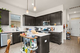 918 Pittsburgh Dr in Austin, TX - Building Photo - Building Photo