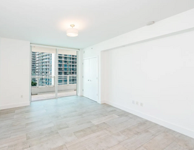 1080 Brickell Ave, Unit 1705 in Miami, FL - Building Photo - Building Photo