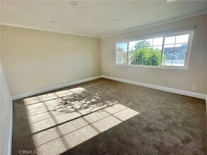 14332 Thunderbird Cir in Huntington Beach, CA - Building Photo - Building Photo