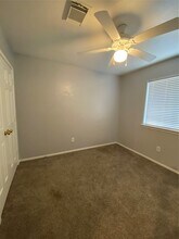 7022 Leaders Crossing Dr in Houston, TX - Building Photo - Building Photo