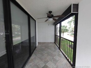 16500 Golf Club Rd-Unit -210 in Weston, FL - Building Photo - Building Photo