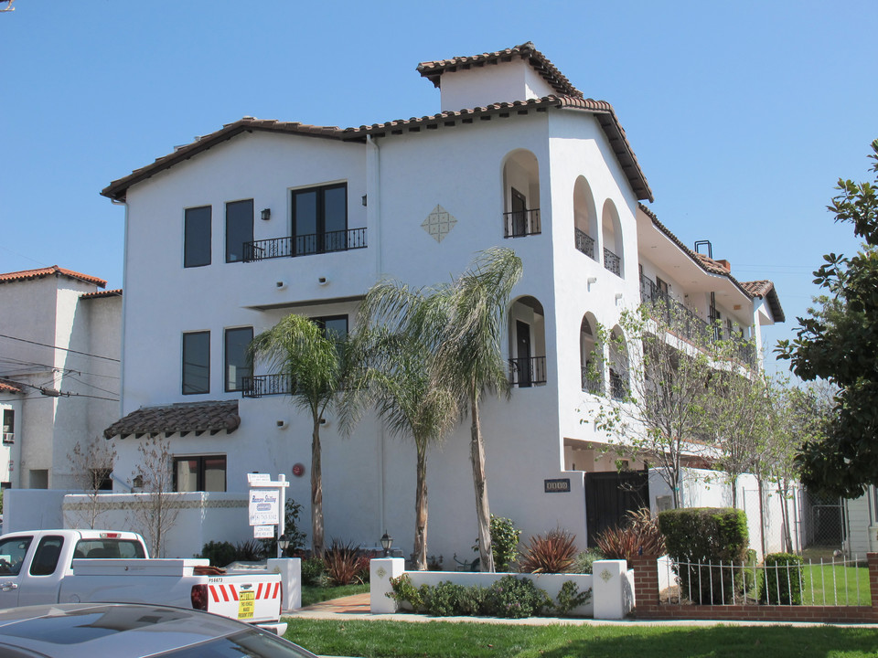 4440 Talofa Ave in Toluca Lake, CA - Building Photo