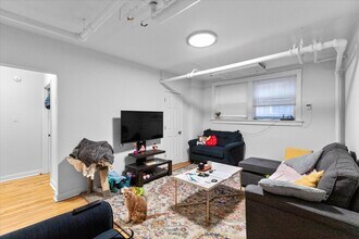 652 W Oakdale Ave in Chicago, IL - Building Photo - Building Photo
