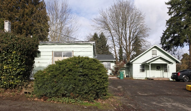 4013-4017 SW Brugger St in Portland, OR - Foto de edificio - Building Photo