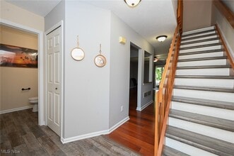 655 Almas Ct in Brunswick, OH - Foto de edificio - Building Photo