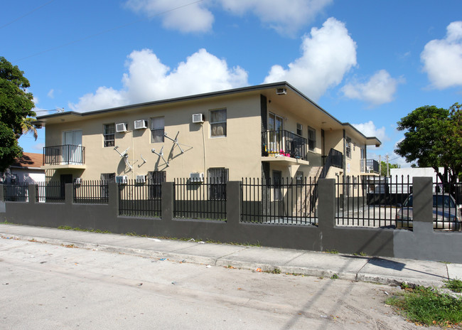 3412 NW 2nd Ave in Miami, FL - Foto de edificio - Building Photo