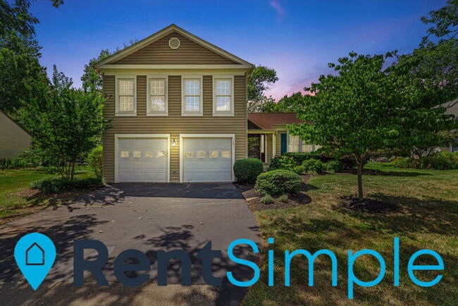 13611 White Barn Ln in Herndon, VA - Building Photo - Building Photo