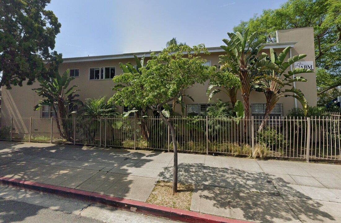 1406 S Spaulding Ave in Los Angeles, CA - Building Photo