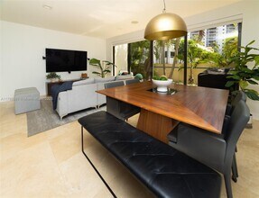 21387 Marina Cove Cir in Miami, FL - Building Photo - Building Photo