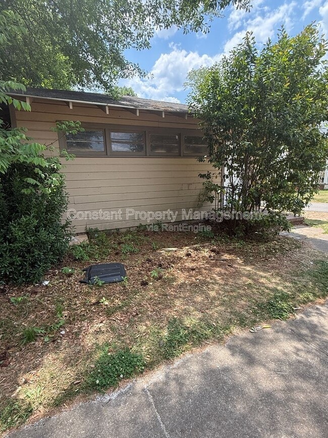 614 W Poplar St in Griffin, GA - Building Photo - Building Photo