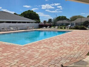 1632 Tudor Ln in Tavares, FL - Foto de edificio - Building Photo