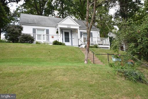 property at 10626 S Dunmoor Dr