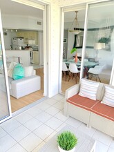 3245 NE 184th St in North Miami Beach, FL - Building Photo - Building Photo