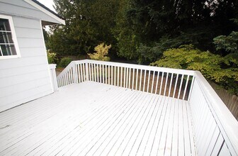 22025 54th Ave W in Mountlake Terrace, WA - Building Photo - Building Photo