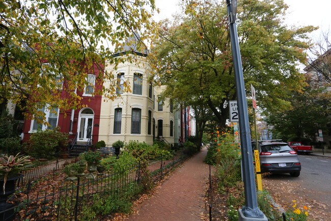 1305 E Capitol St NE in Washington, DC - Building Photo - Building Photo