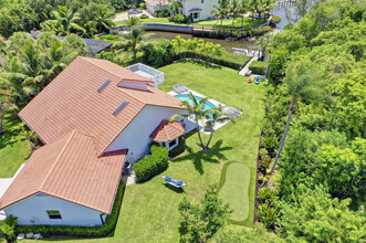 141 Pine Hill Trail W in Tequesta, FL - Foto de edificio - Building Photo