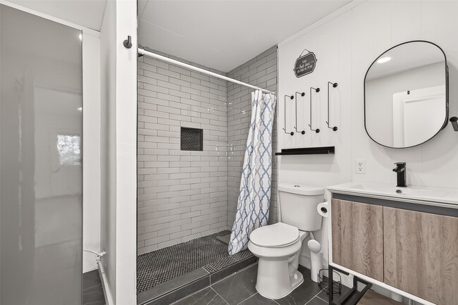 property at 707 Montclair Blvd