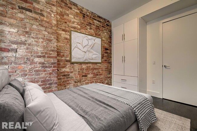 143 Ludlow St, Unit 4C in New York, NY - Building Photo - Building Photo