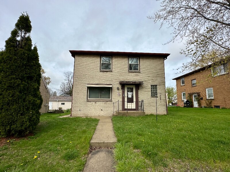 3389 S Whitnall Ave-Unit -3391 in Milwaukee, WI - Building Photo