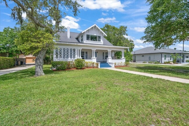1326 Riverside Dr in Titusville, FL - Building Photo - Building Photo