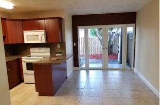 3680 Ave in Davie, FL - Building Photo