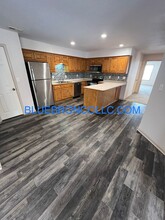 718 Meadow Ln in Peculiar, MO - Building Photo - Building Photo