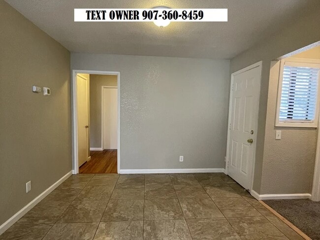 3105 Leatha Way in Sacramento, CA - Building Photo - Building Photo