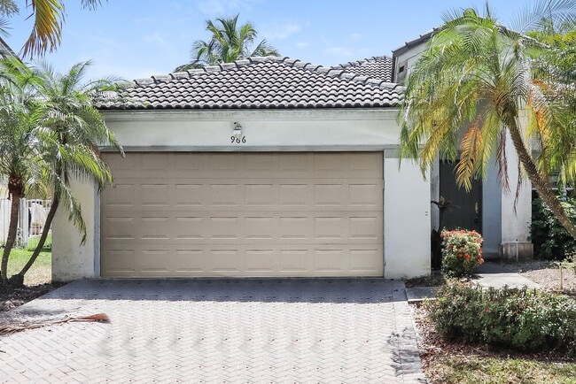 property at 966 Bluewood Terrace