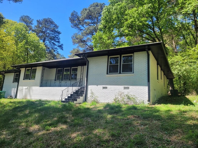 Room in House on Panthersville Rd in Ellenwood, GA - Building Photo - Building Photo