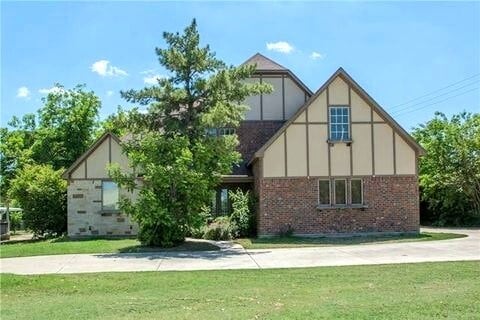 property at 3547 S Hills Ave
