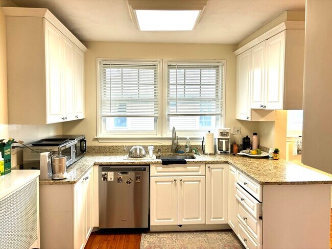 179 Allerton Rd, Unit 2 in Newton, MA - Building Photo - Building Photo