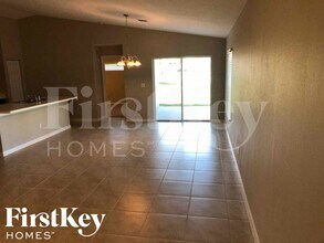 2477 SW Aberdeen St in Port St. Lucie, FL - Building Photo - Building Photo