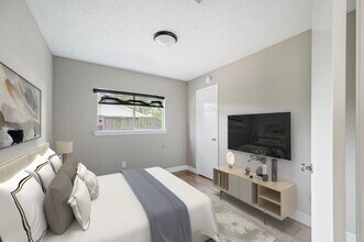 12007 Longbrook Dr in Houston, TX - Building Photo - Building Photo