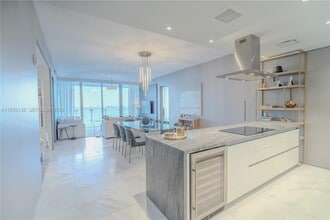 700 NE 26th Terrace in Miami, FL - Building Photo - Building Photo