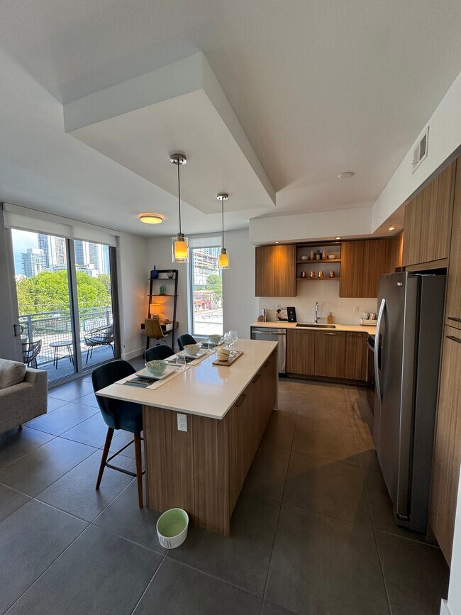 405 NE 28th St, Unit B in Miami, FL - Building Photo - Building Photo