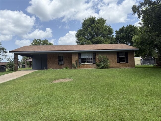 property at 2113 Meadowview Cir