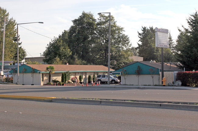 College Inn Apartments in Kent, WA - Foto de edificio - Building Photo