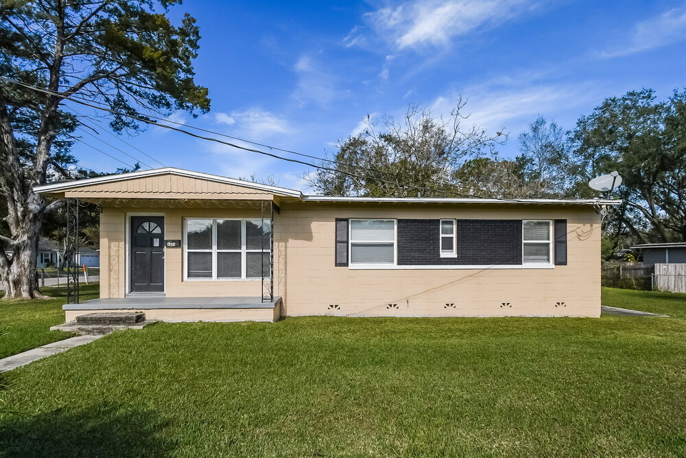 4605 Burgundy Rd N in Jacksonville, FL - Building Photo