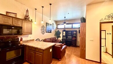 2450 S White Mountain Rd, Unit Apt A in Show Low, AZ - Building Photo - Building Photo