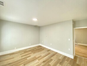 10 Freeman Ct in Dover, NH - Building Photo - Building Photo