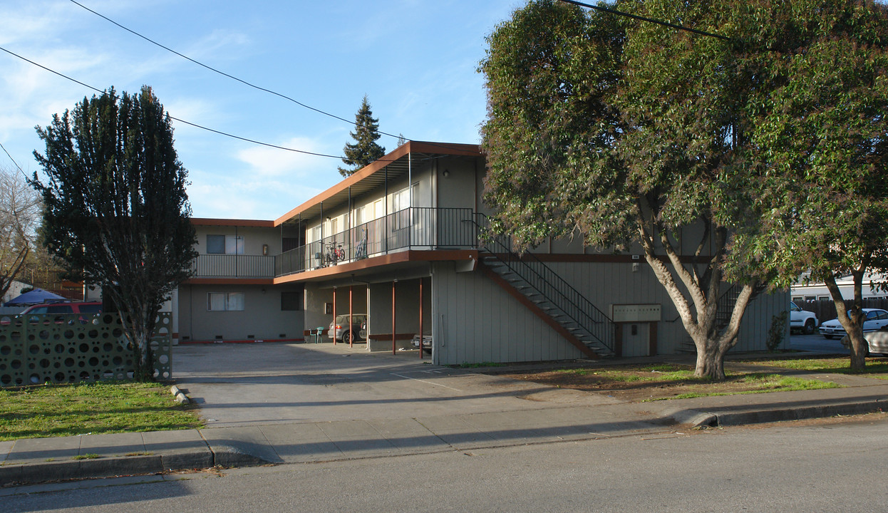 235 Fairchild Dr in Mountain View, CA - Foto de edificio