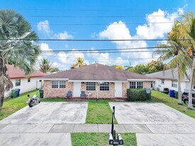 6542 NW 24th Ct in Margate, FL - Building Photo