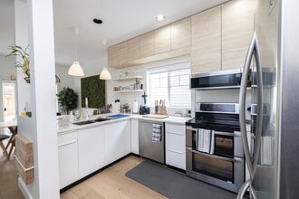 1182 Colville Rd in Victoria, BC - Building Photo - Building Photo
