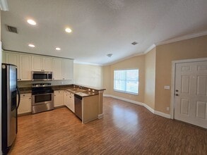 829 Greenleaf Cir in Vero Beach, FL - Building Photo - Building Photo