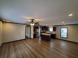 24 Canary Hill Dr in Orion Township, MI - Building Photo